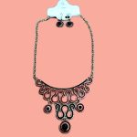 colier cu cercei lucrat manual