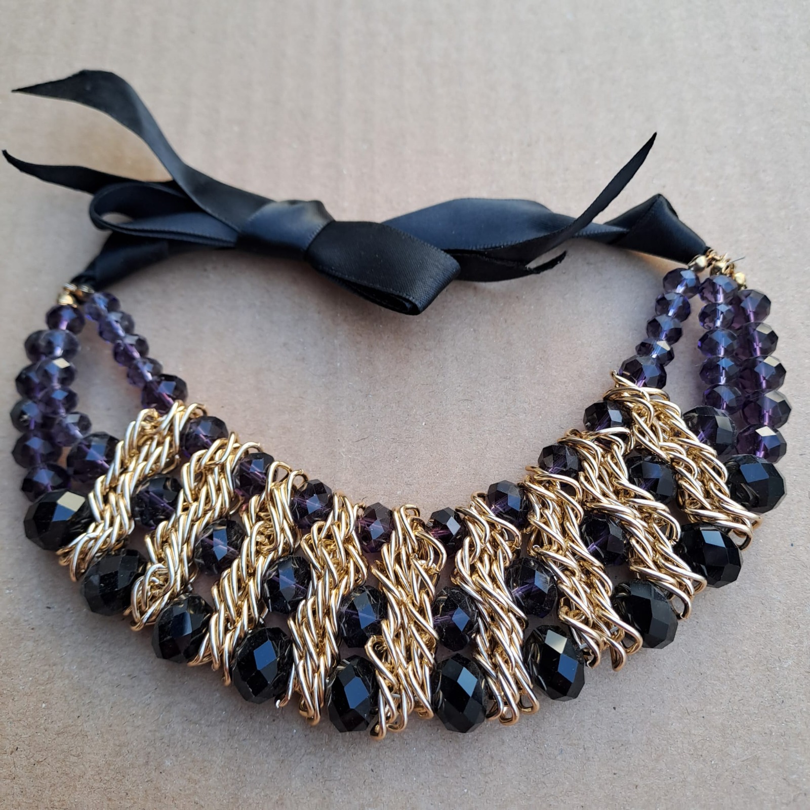 GULER LUCRAT MANUAL CU STRASURI DIN STICLA