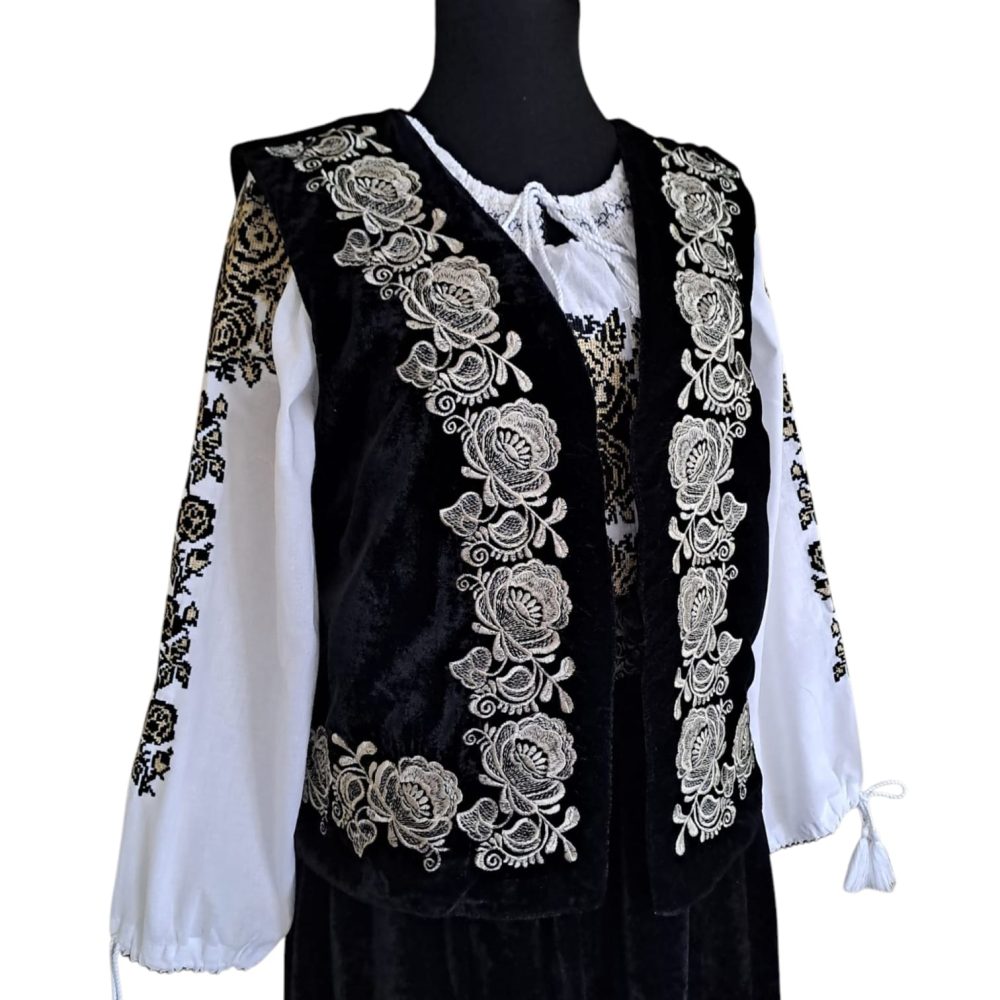 Costum traditional 3 piese(ie,fusta,vesta) ST15 - imagine 2