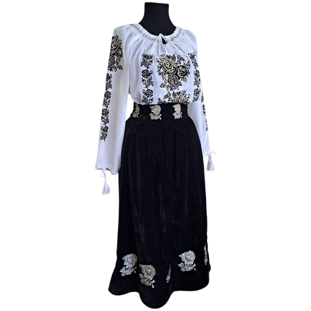 Costum traditional 3 piese(ie,fusta,vesta) ST15 - imagine 3