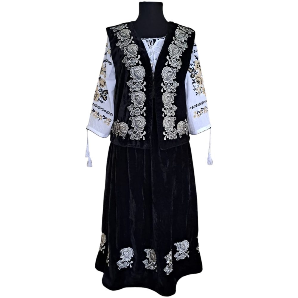 Set traditional 3 piese(ie,fusta,vesta) ST17