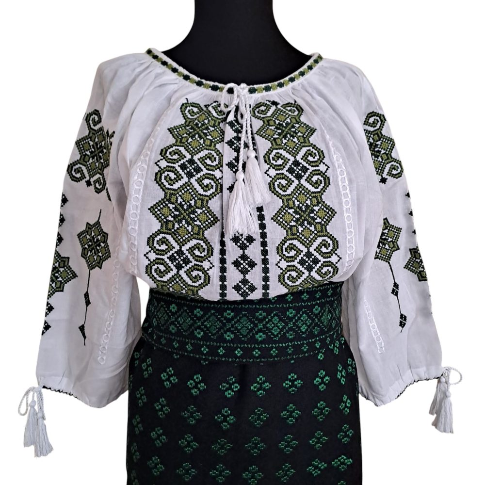 Costum traditional 3 piese[ie, catrinta, brau] ST 01 - imagine 3