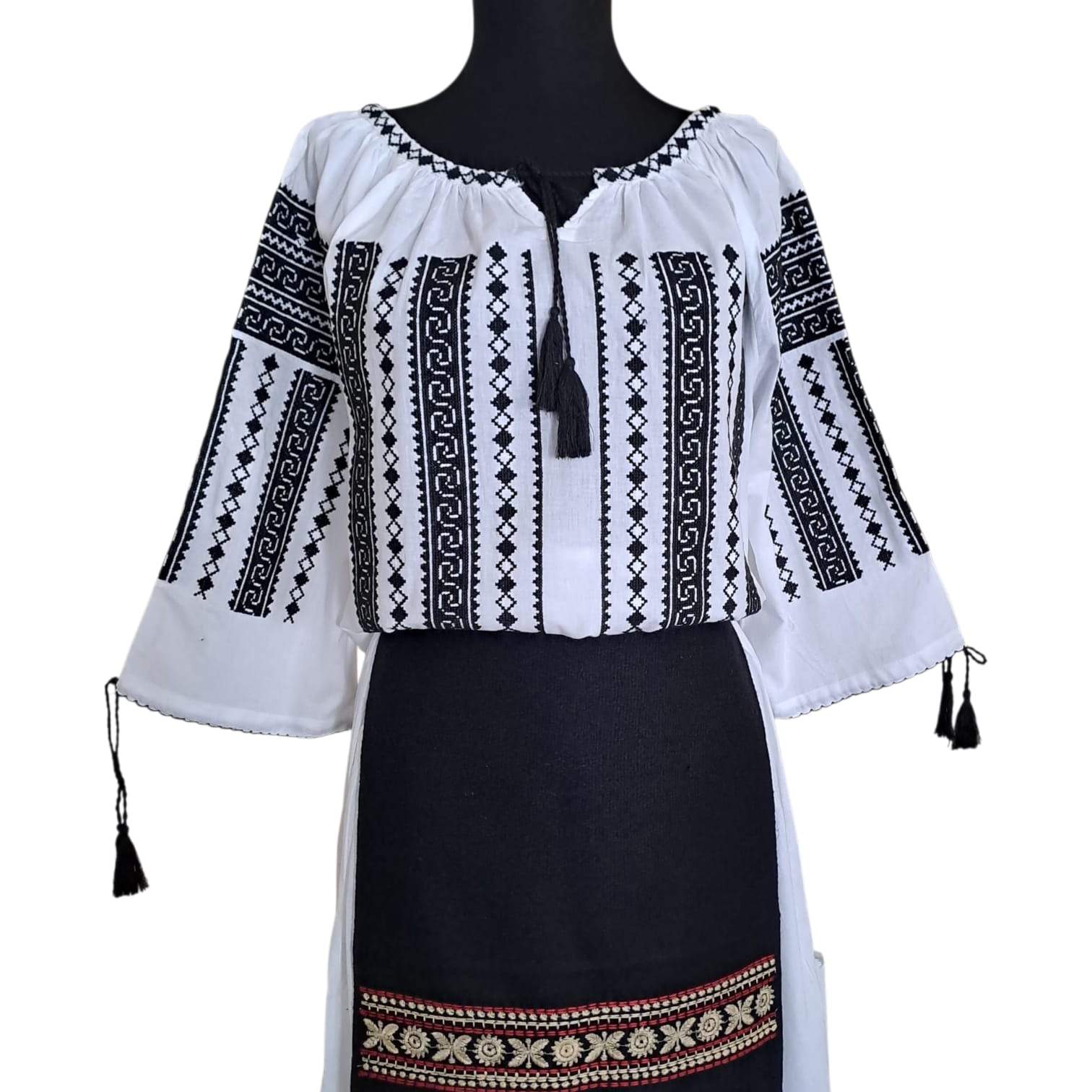 Costum traditional 3 piese(ie, poale, fote) ST23 - imagine 3