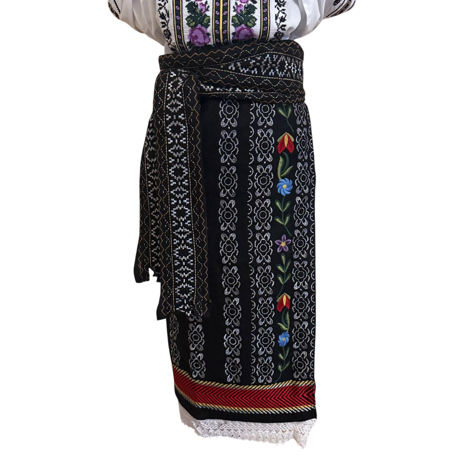 Costum traditional 3 piese (ie,catrinta,brau) ST30 - imagine 6