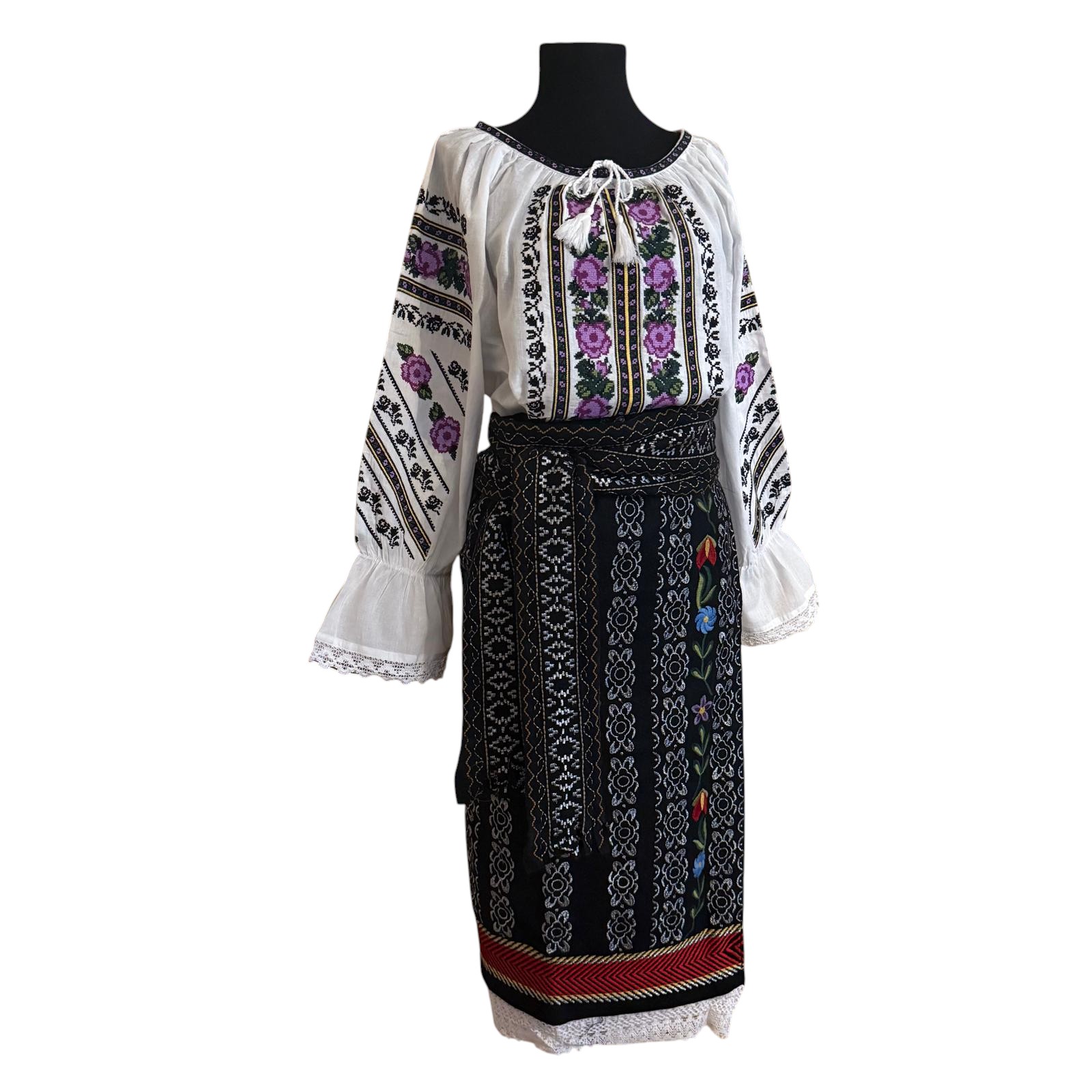 Costum traditional 3 piese (ie,catrinta,brau) ST30 - imagine 2