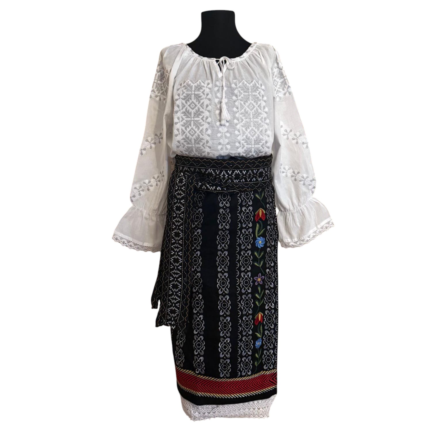 Costum traditional 3 piese (ie,brau,catrinta) ST31