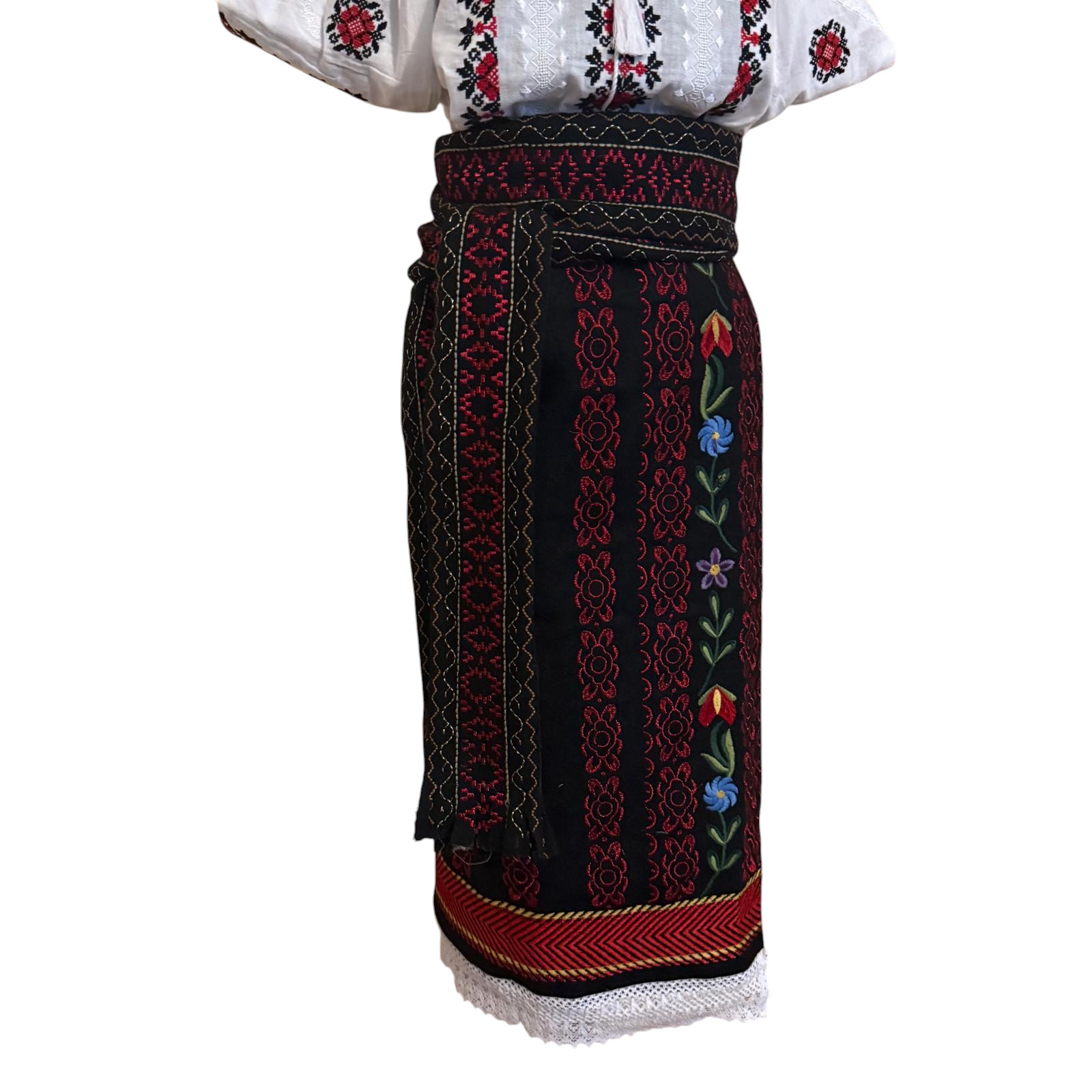 Costum traditional 3 piese (ie,catrinta,brau) ST32 - imagine 6