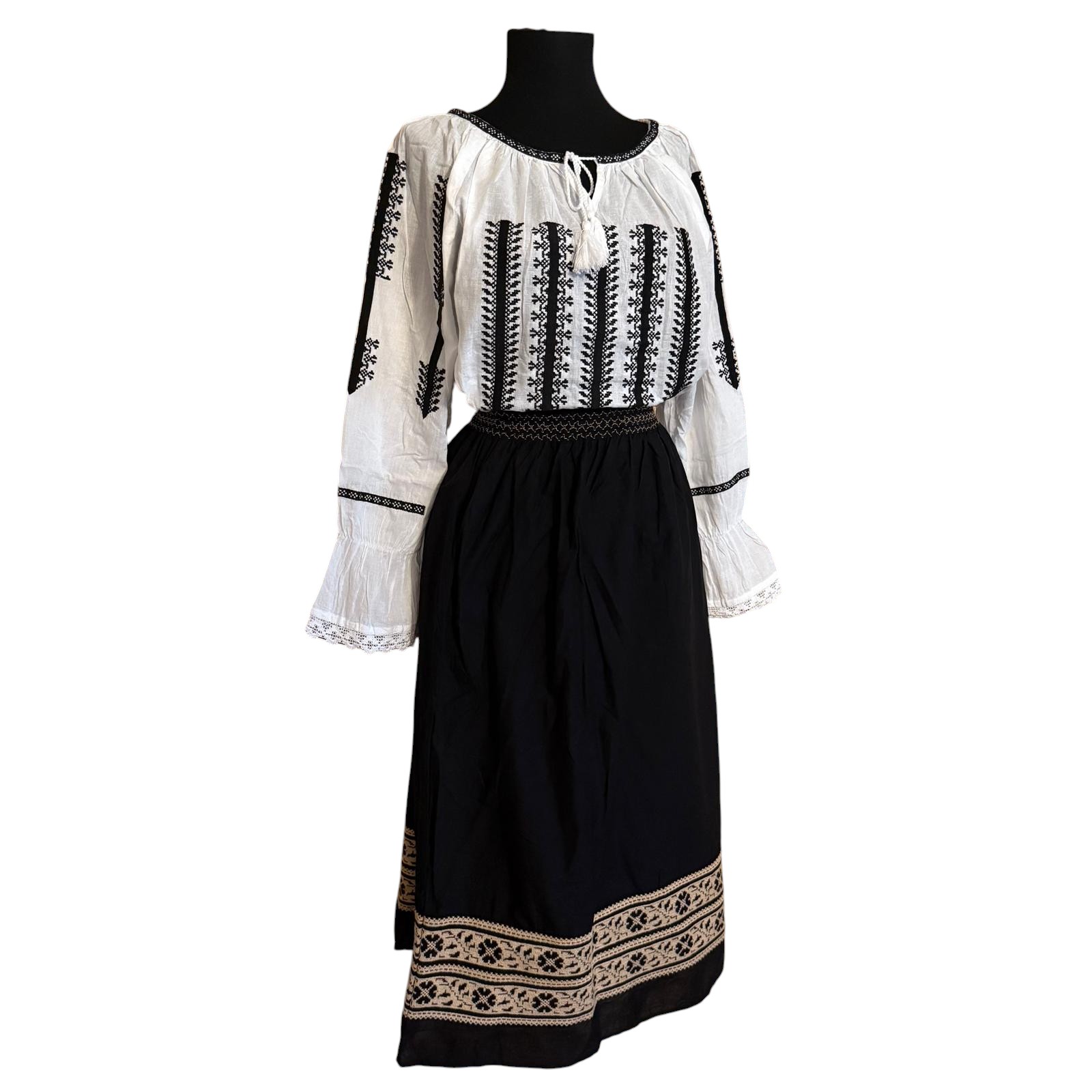 Set ie cu fusta IF45 - imagine 2