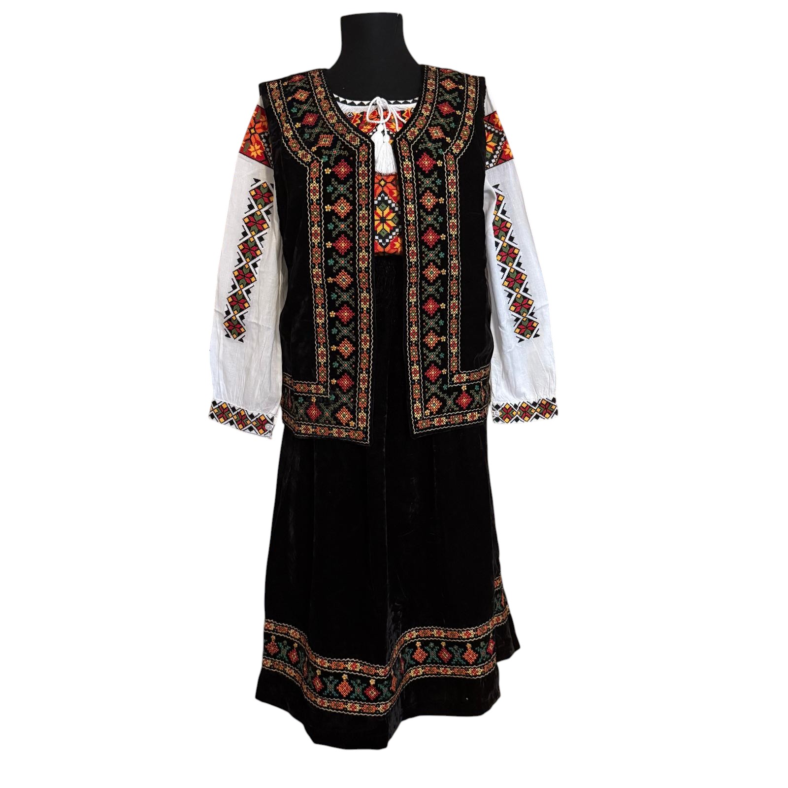 Costum traditional ST38