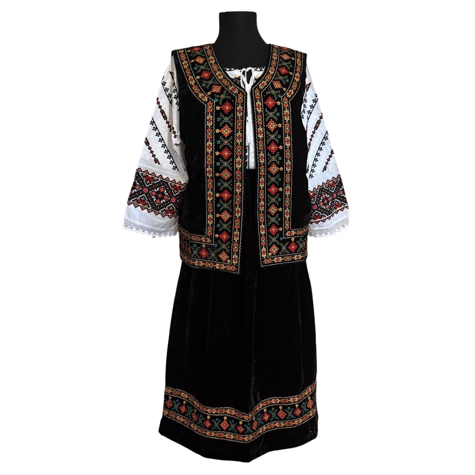 Costum traditional ST39