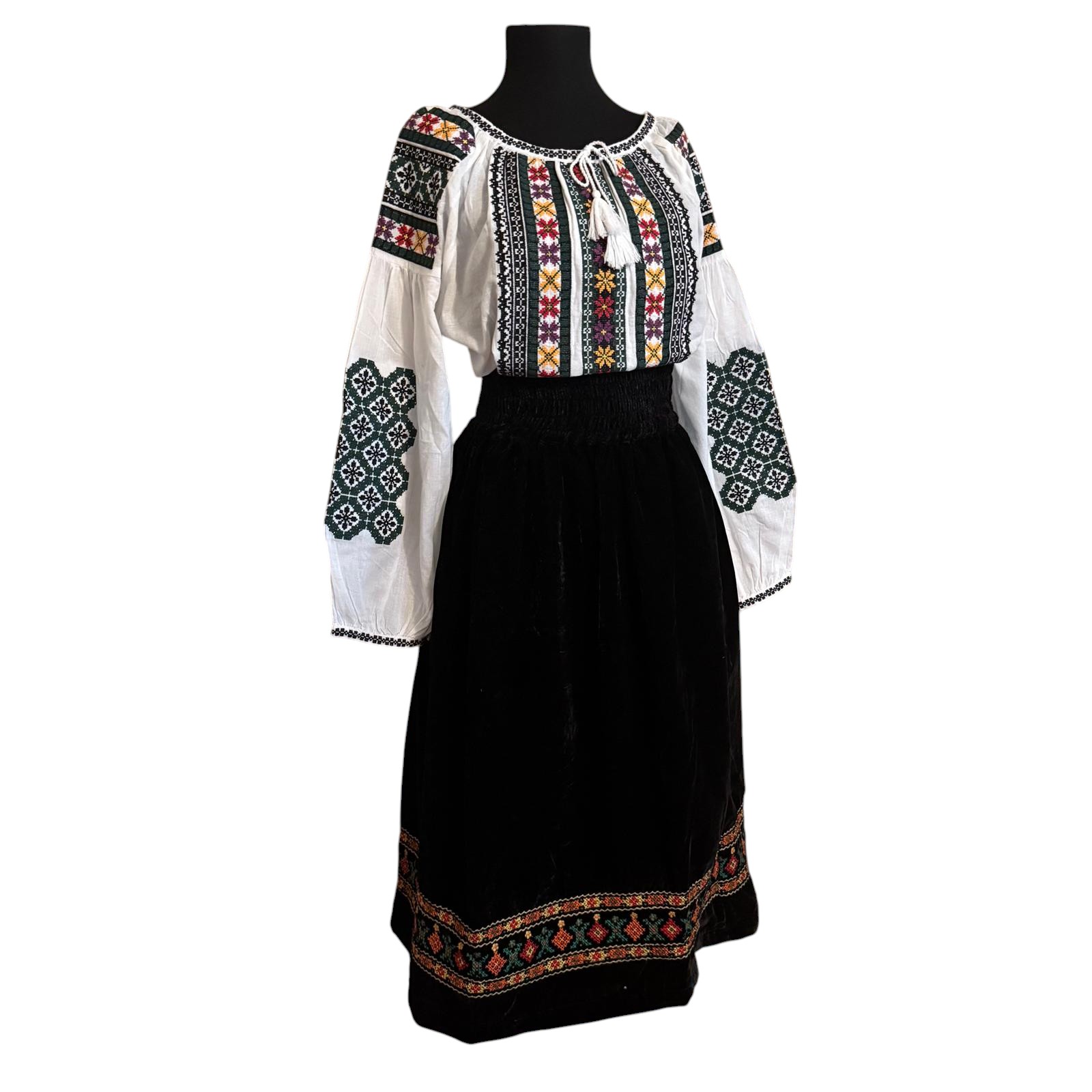 Costum traditional ST40 - imagine 2