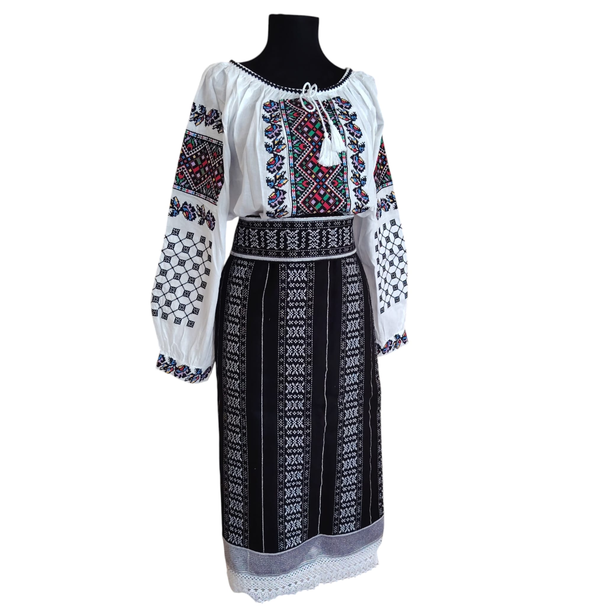 Costum traditional 3 piese ST41 - imagine 2